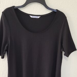 Peter Nygard Classic Black Short Sleeve Top